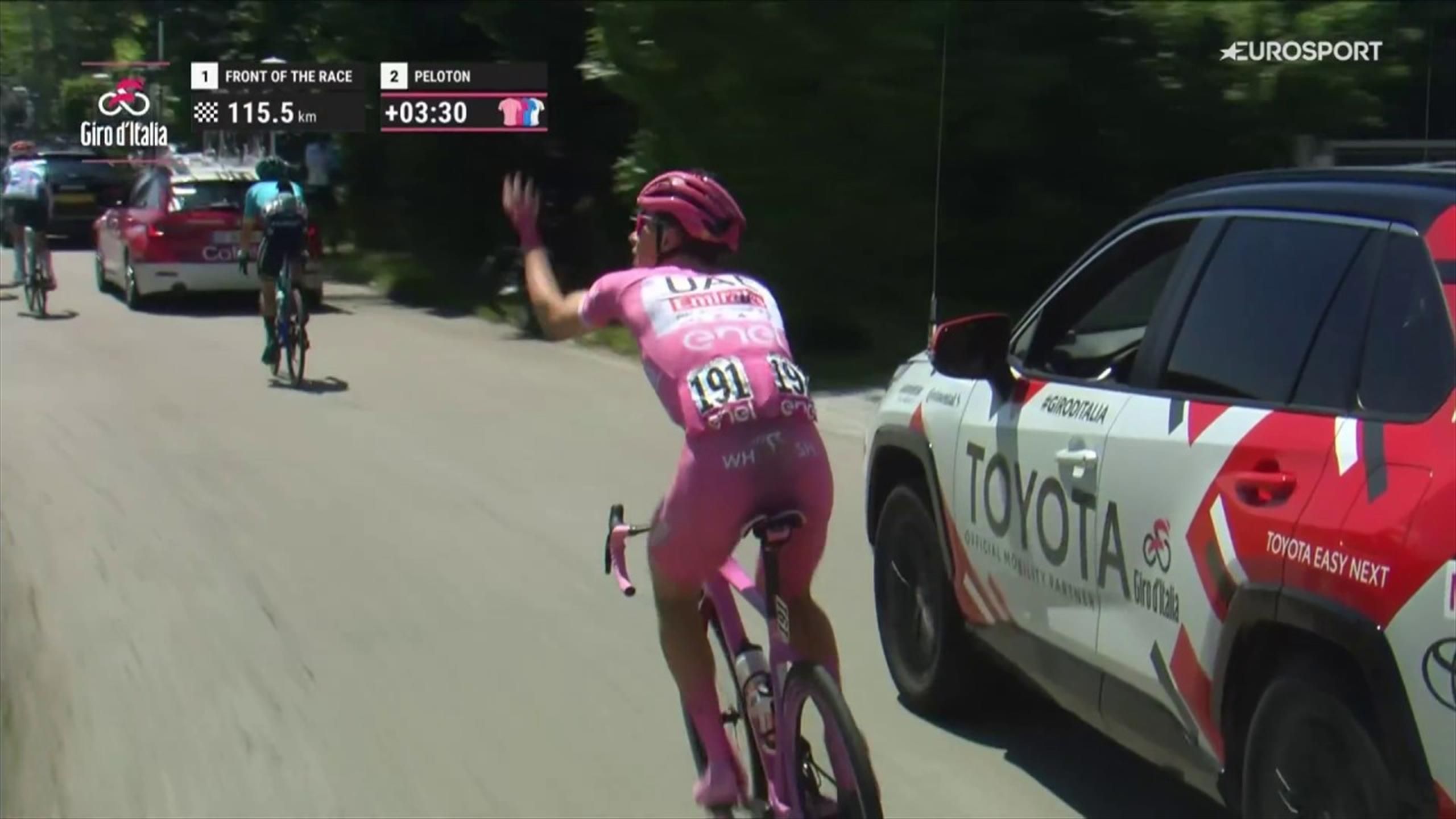 ‘Uh oh’ – Mystery as Tadej Pogacar pays medical car unscheduled visit at Giro d’Italia – Cycling video