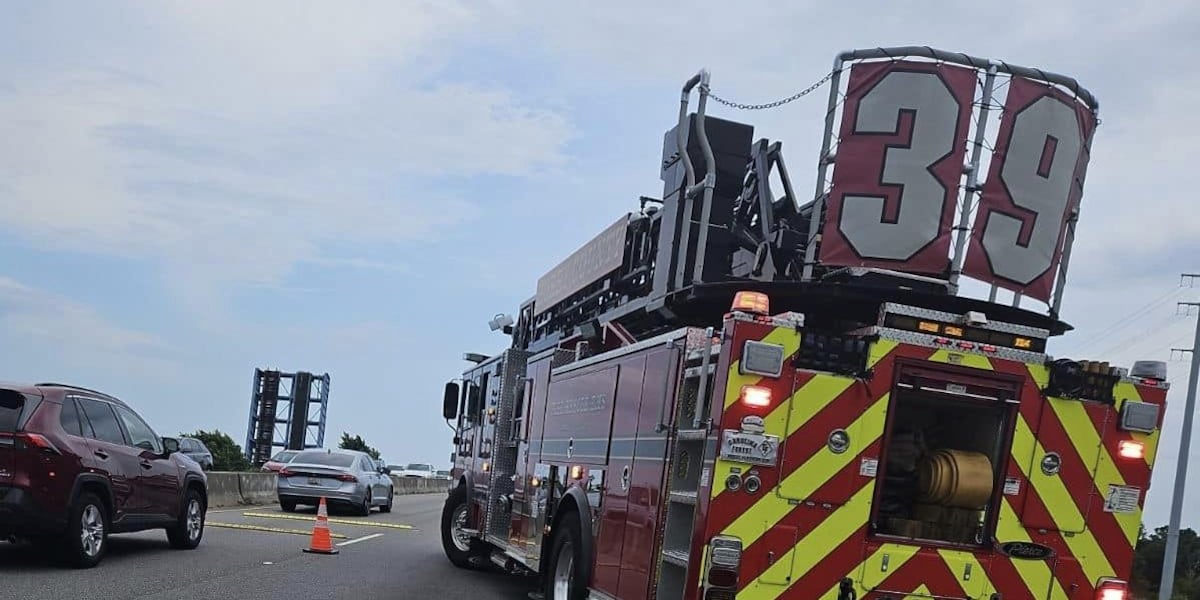 Lanes blocked off of Highway 501 and George Bishop Parkway due to multi-car crash