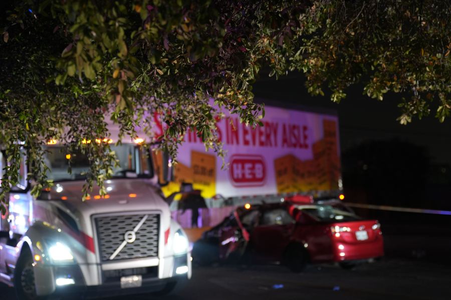 Officials responding to vehicle rescue in south Austin