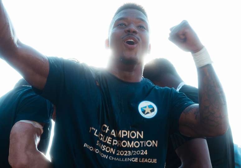 Matheus Vieira conquista a Promotion League pelo Étoile Carouge