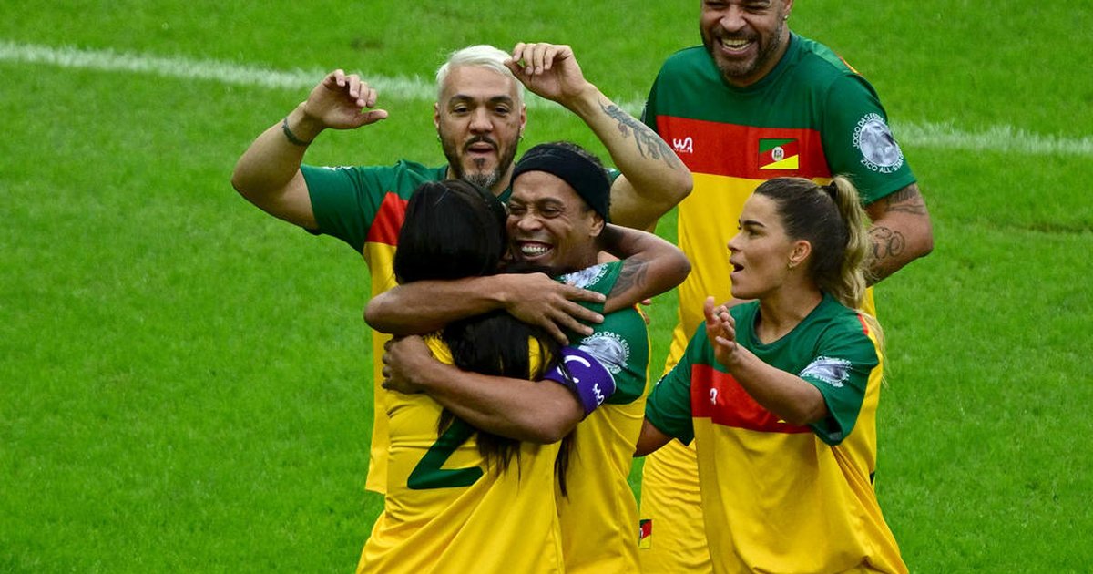Goleada a favor do RS: veja como foi o Futebol Solidário no Domingão