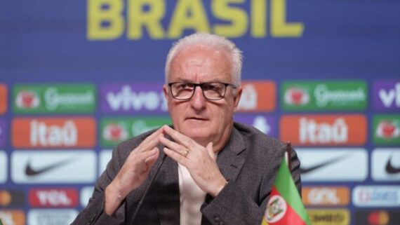 Técnico da Seleção, Dorival se posiciona sobre gol polêmico em América x Santos < No Ataque