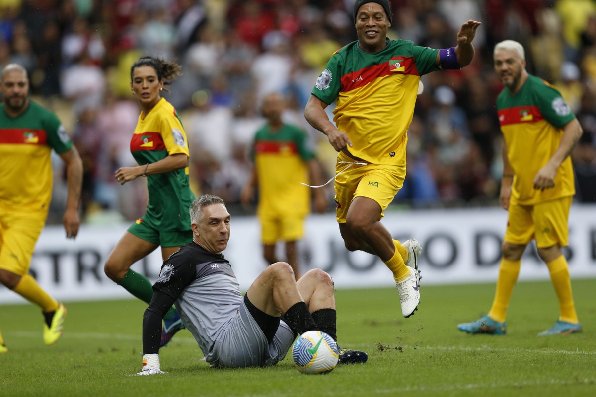 Futebol Solidário: Ronaldinho Gaúcho comanda festa em amistoso de ‘União e Esperança’ no Maracanã