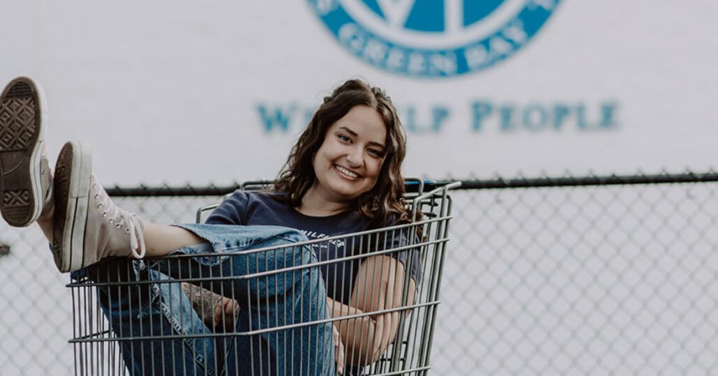 Happy Finds: Local mental health therapist turns hobby into thrifting business