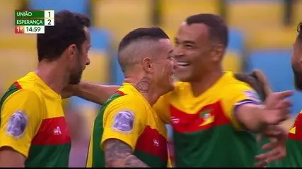 Aos 14 min do 1º tempo - Golaço da Esperança! D'Alessandro vira contra a União Aos 14 min do 1º tempo - Golaço da Esperança! D'Alessandro vira contra a União