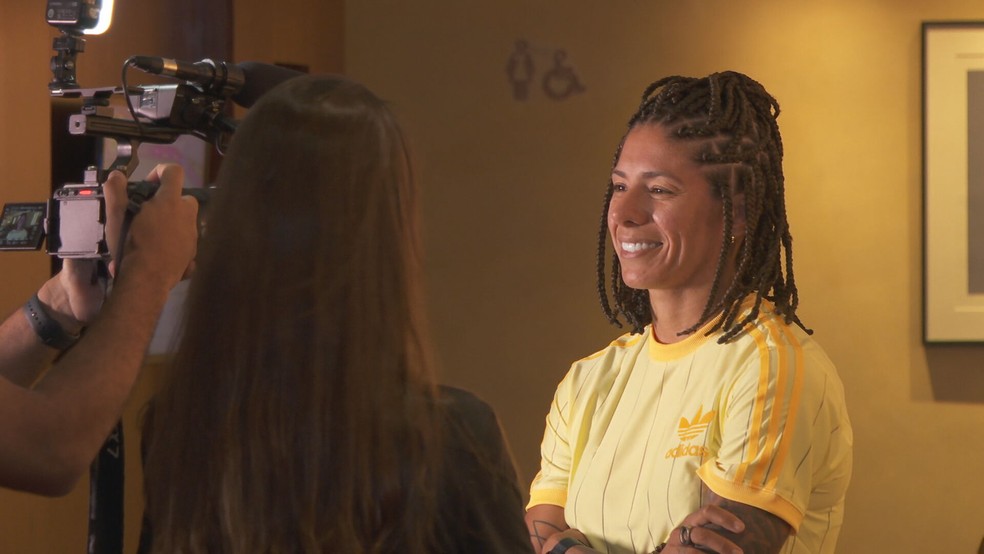 Seleção brasileira feminina de futebol chega ao Recife para amistoso contra a Jamaica