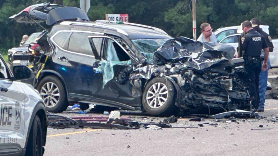 A collision between two cars in Vidor leaves one dead