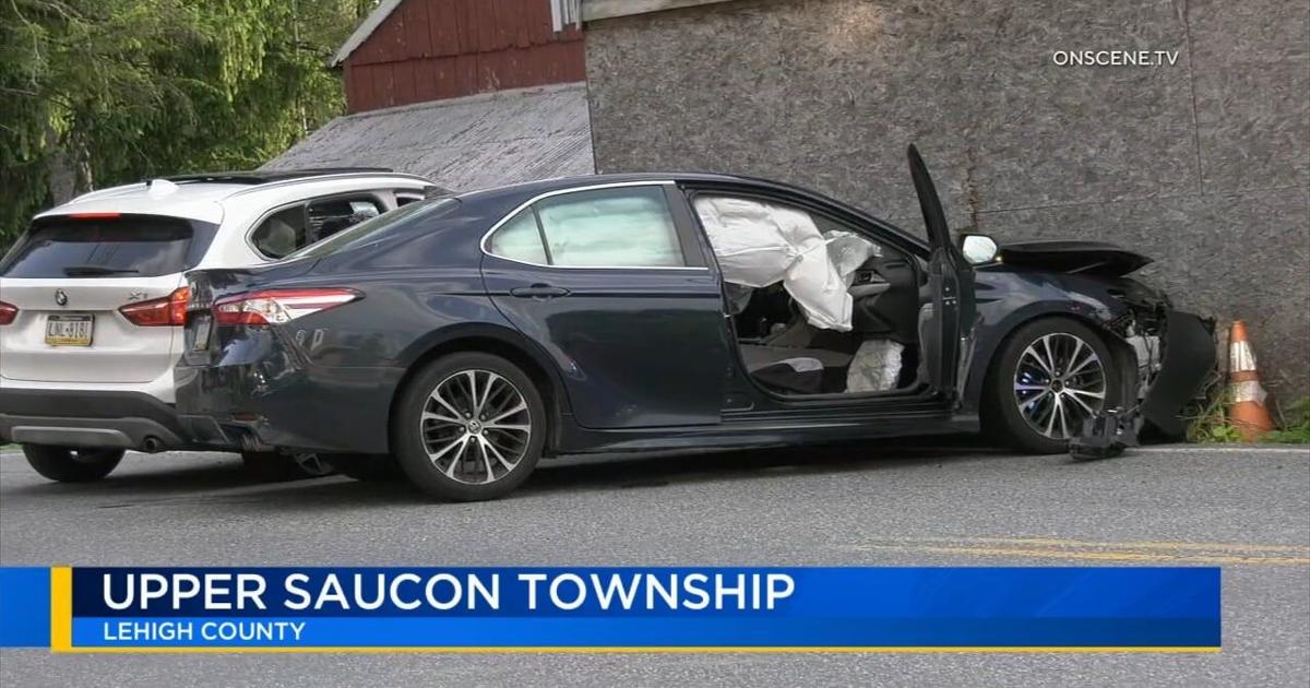 Car hits house in Upper Saucon