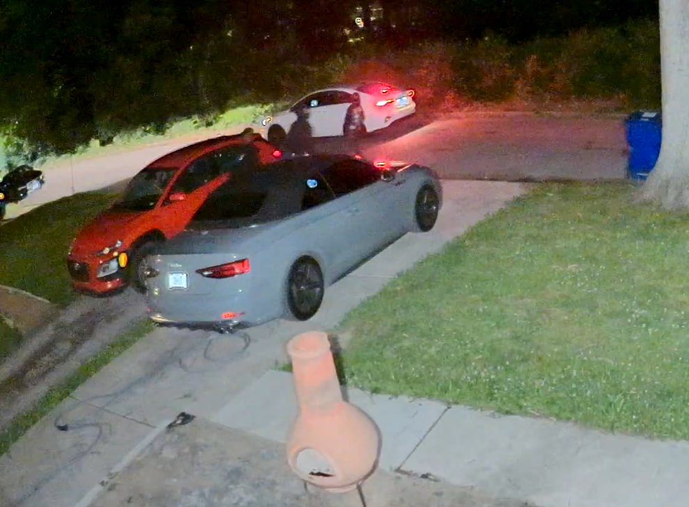 Thieves break into cars in University City neighborhood
