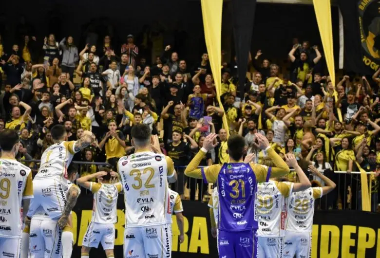 Nos pênaltis, Jaraguá Futsal bate Praia Clube e avança na Copa do Brasil