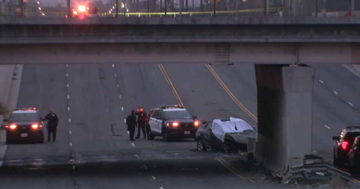 2 people killed after car crashed, burst into flames in Wilmington