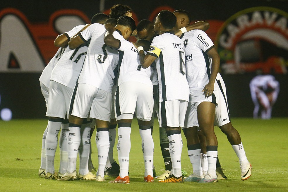 Botafogo mira perfil “paizão” para substituir Mazzuco em nova função no futebol