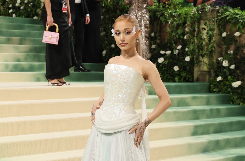 Ariana Grande Teases ‘The Boy Is Mine’ Music Video