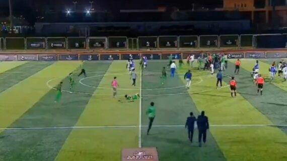 Decisão da Copa Africana de futebol para amputados termina em pancadaria < No Ataque
