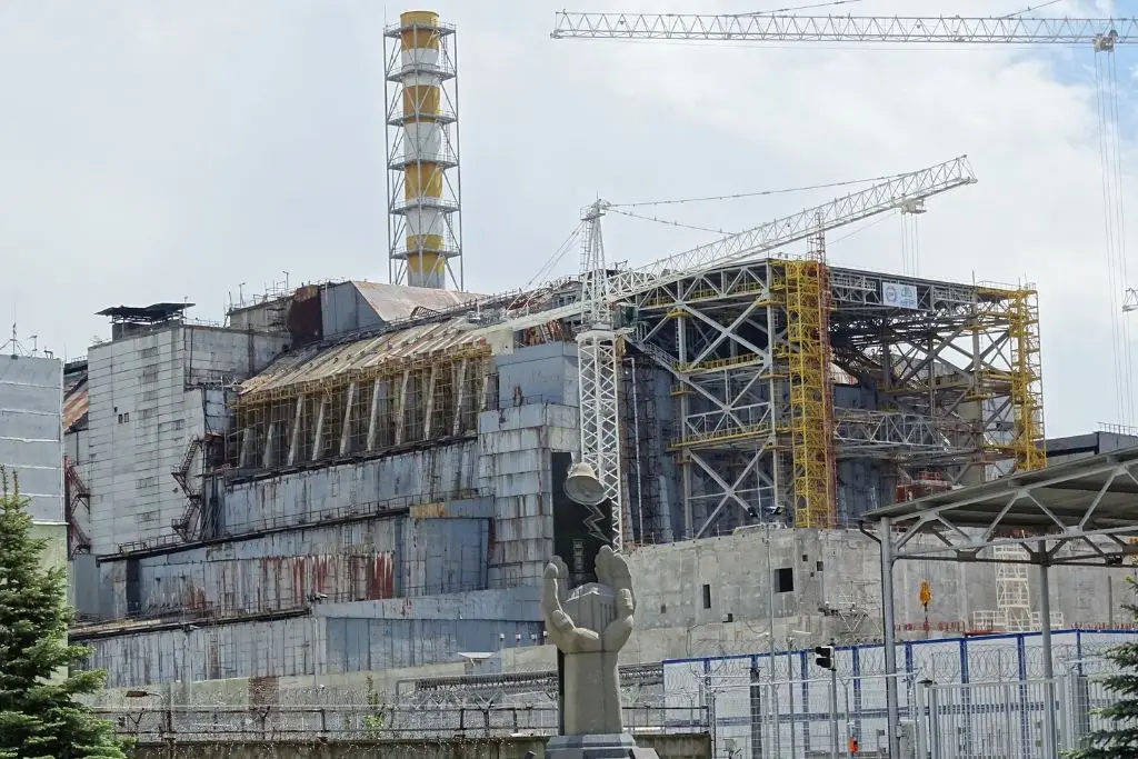 Construction at Chernobyl's reactor 4