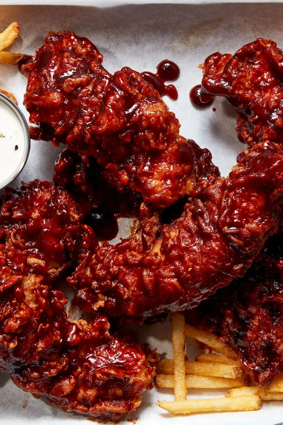 chili's honey chipotle chicken crispers with fries and ranch