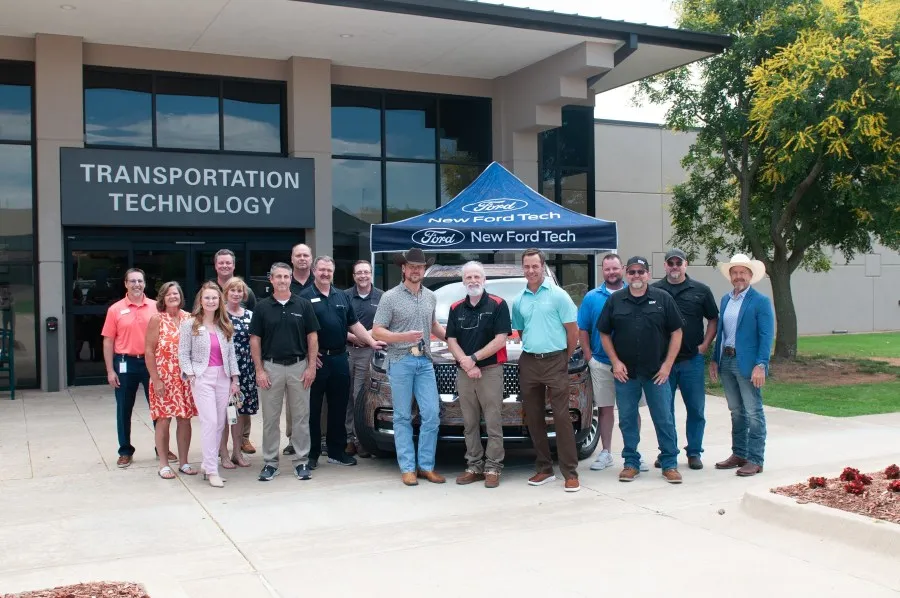 Francis Tuttle's Automotive Service Technology program was donated a new 2024 Lincoln Aviator by Ford dealers and Seth Wadley Auto Group.