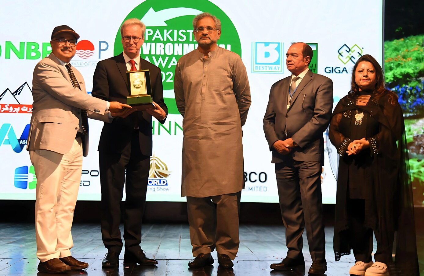 SLF conferred National Biodiversity Conservation award on environment day