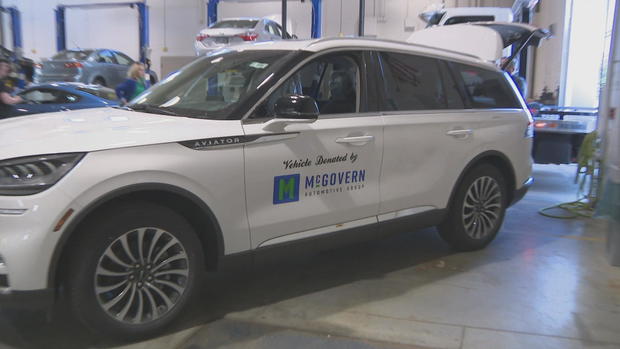 Massachusetts car dealership donates brand new car to students at New Hampshire high school