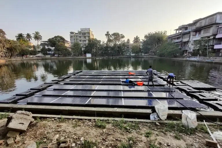 Floating solar PV installation in Jorpukhuri, Guwahati. Image courtesy of Surajit Sharma.