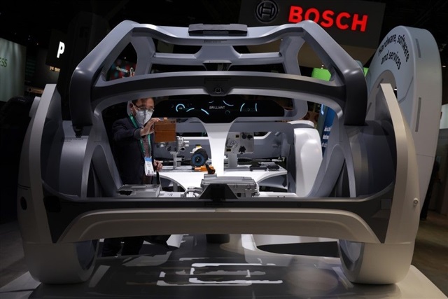 Bosch drives future of automotive tech with Microsoft GenAI and Qualcomm HPC partnerships