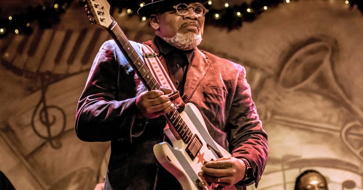 Chicago bluesman Toronzo Cannon live at Hub City