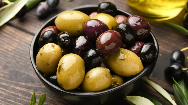 olives in bowl