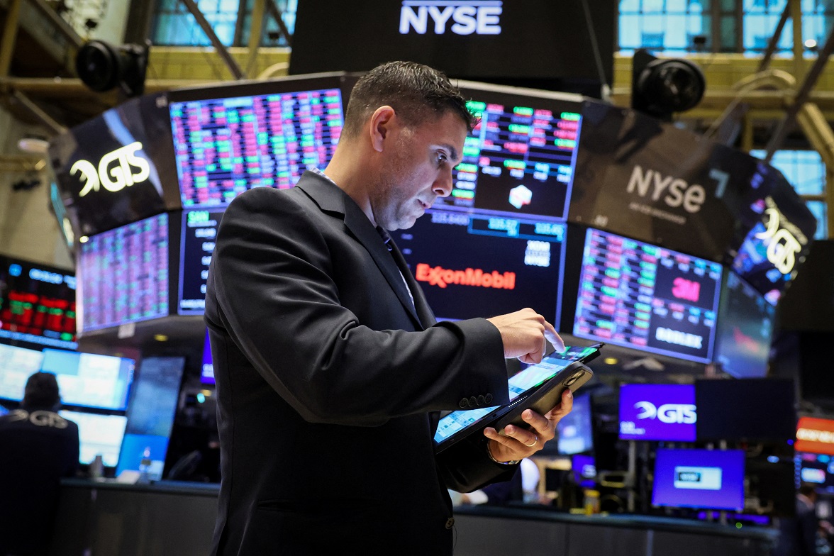 Wall Street termina em alta com impulso de dados de inflação e tecnologia