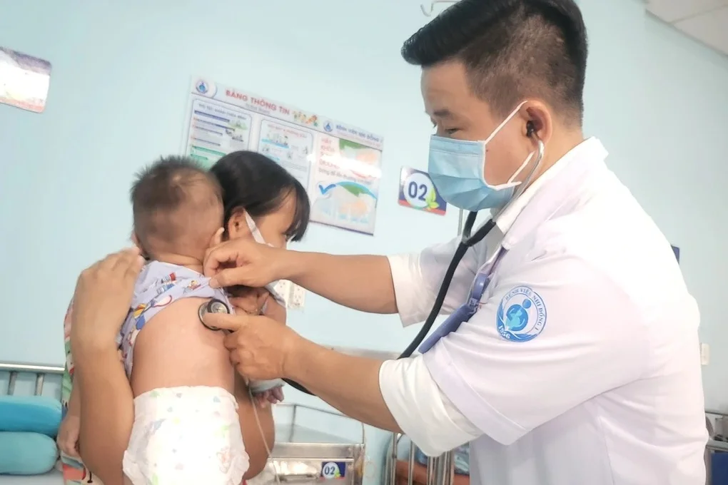 Trẻ mắc sởi nằm Bệnh viện Nhi đồng 1 tăng mạnh, chỉ một ca có tiêm vaccine - 3