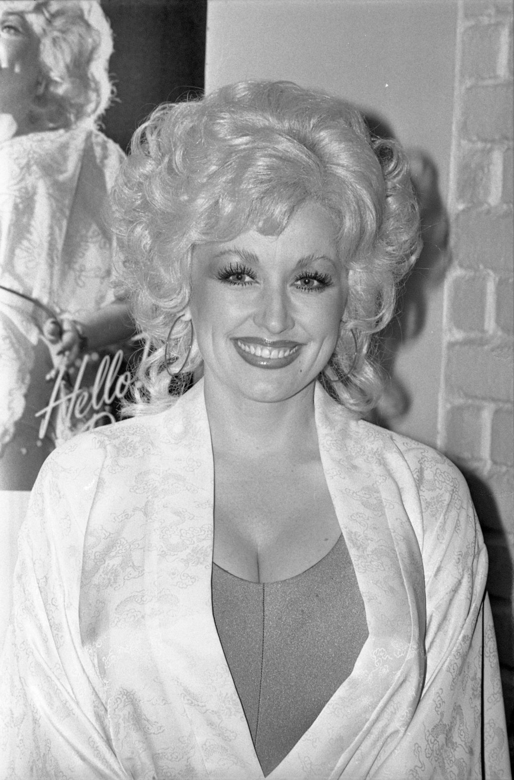 Dolly Parton to launch a make-up line, Dolly Beauty. Hair care next?