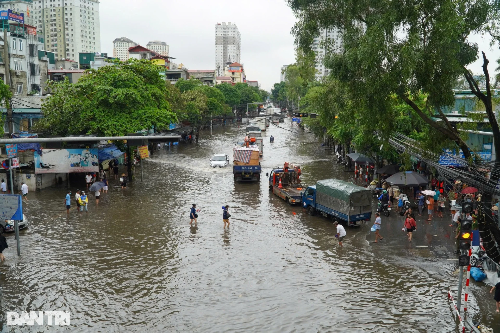 Nước bủa vây Bệnh viện K: Bệnh nhân ung thư khổ đủ đường chạy lụt - 5