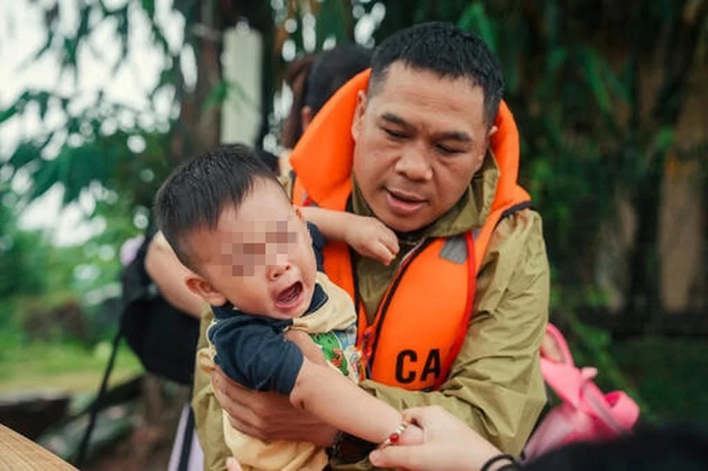 Siêu bão tàn phá nặng nề, UNICEF chuyển nước sạch, các BV huy động khẩn cấp - 2