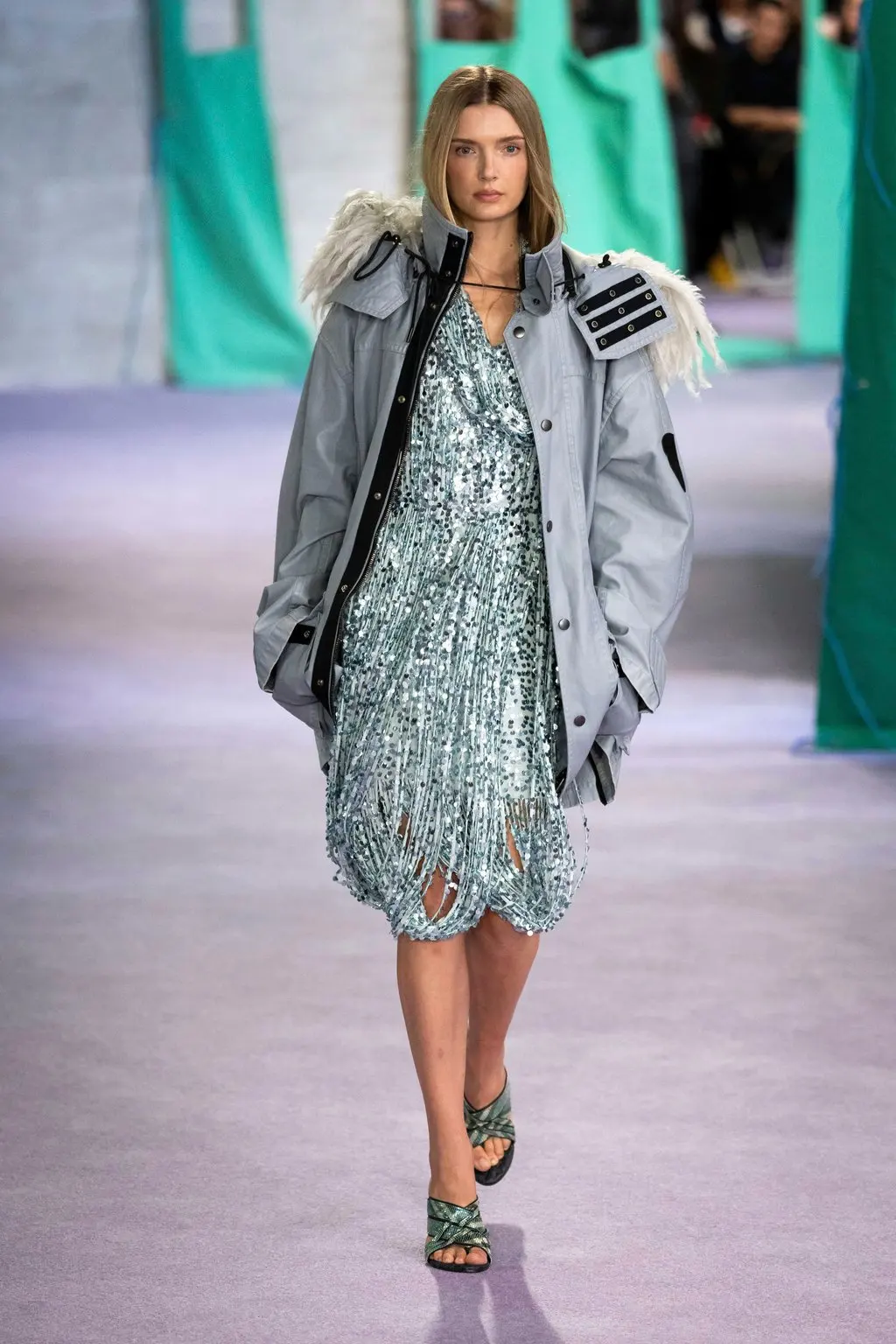 Model Lily Donaldson walks down the runway at the Burberry spring/summer 2025 show during London Fashion Week. Photo: AP Model Lily Donaldson walks down the runway at the Burberry spring/summer 2025 show during London Fashion Week. Photo: AP