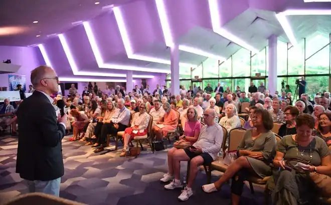 Bill Waddill, managing director of the Bay Park Concervancy, welcomes guests to the workshop. The Sarasota Performing Arts Foundation held a town hall meeting Wednesday, Sept. 18, 2024, to present design concepts of the new performing arts center.