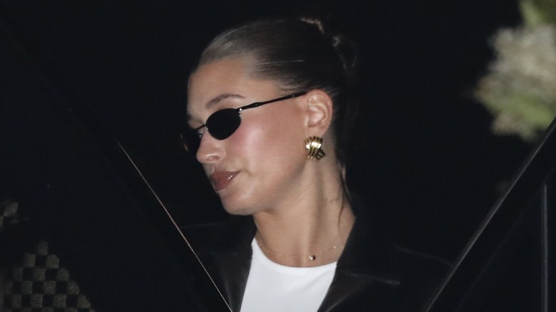 Hailey Bieber’s Flushed Cheeks & Other Fall 2024 Makeup Trends To Have On Your Radar