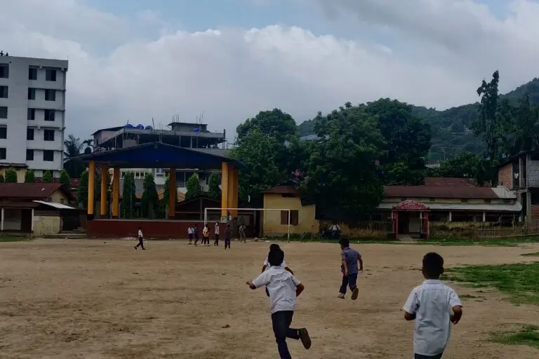 School kids are playing in the playground. India introduced its new National Education Policy in 2020, but the climate vulnerability of the education sector is missing from this policy as well. Image by Shailesh Shrivastava