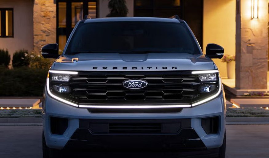 Ford unveils redesigned 2025 Expedition with enhanced technology and comfort