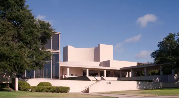 A color photograph of the Arts Fort Worth building.