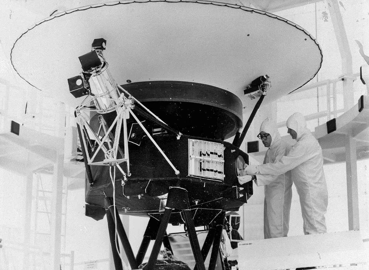 NASA Switches Off Instrument on Voyager 2