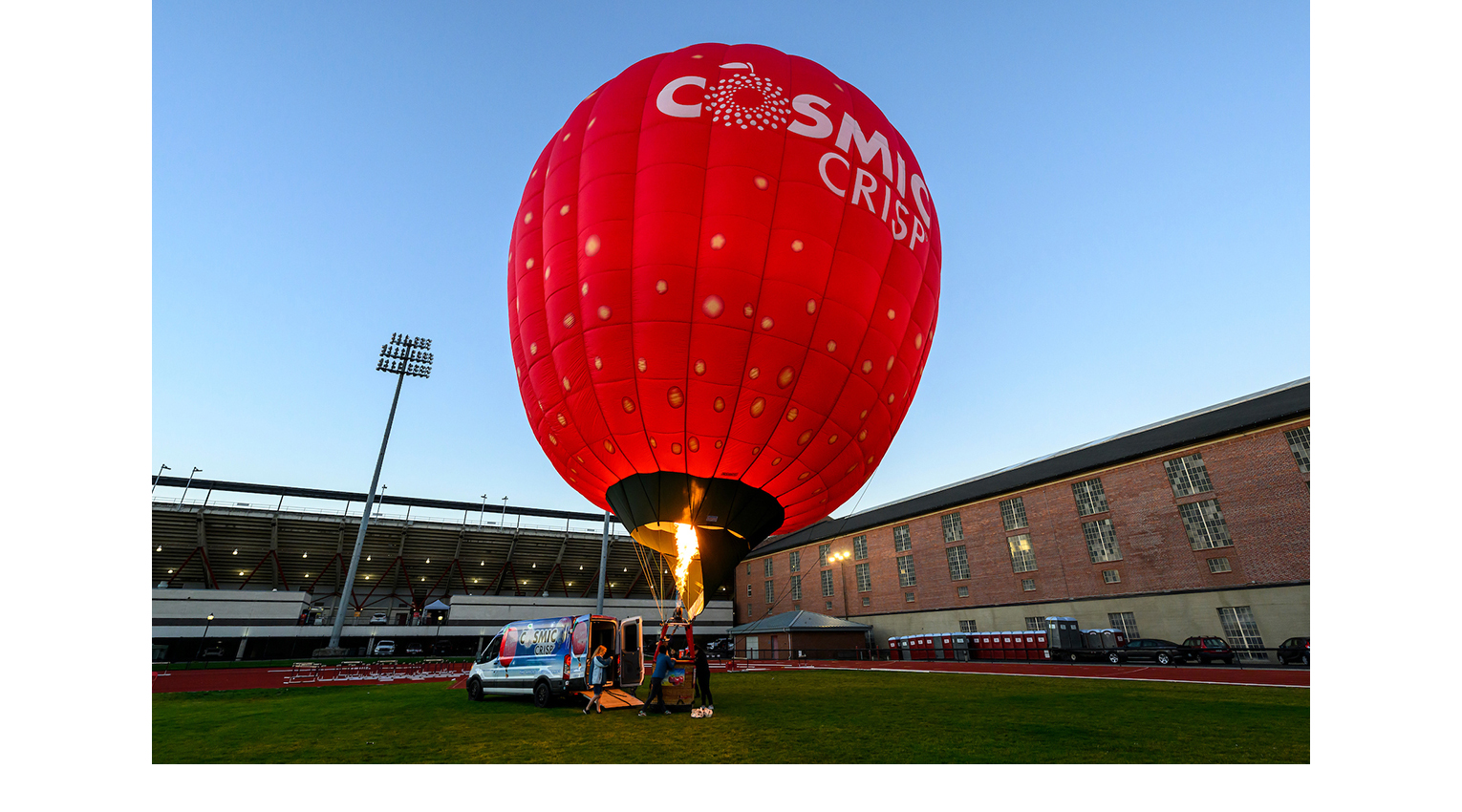 Hot Air Balloons Return to WSU Pullman for Nutrition-Themed Cosmic Crisp Day