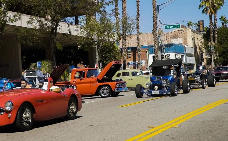 Rendezvous Back To Route 66 pic variety of cars cruising