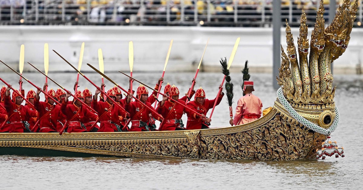 Best photos of October 27: A royal barge in Bangkok to an art installation at Giza