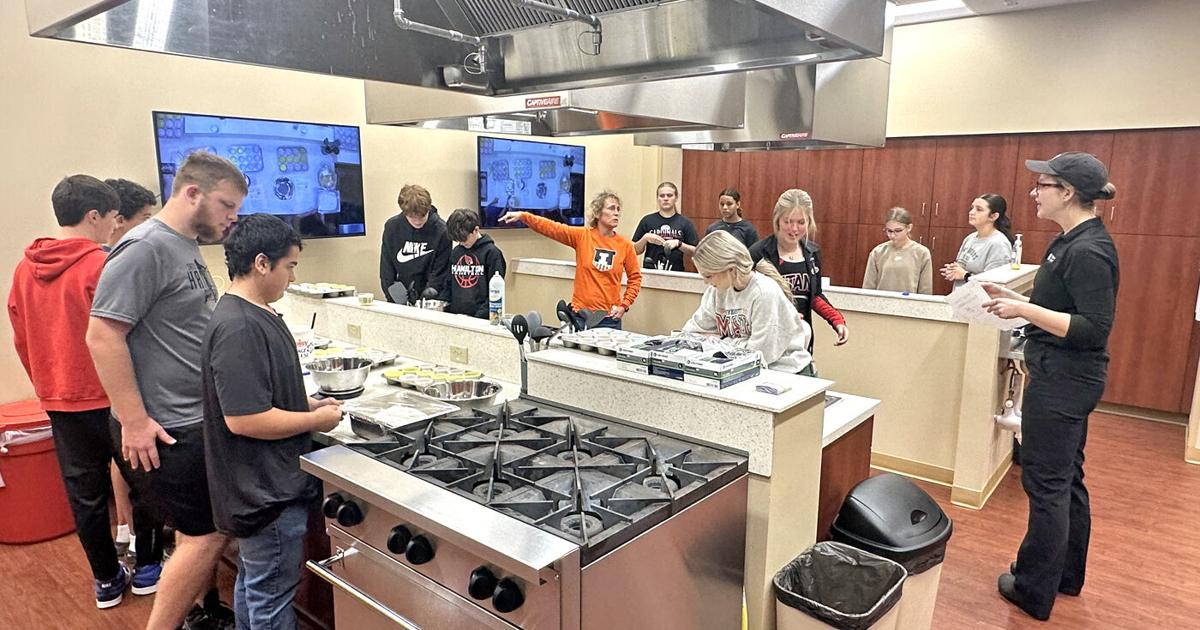 Hamilton High School students explore cooking and nutrition at Memorial Hospital’s Teaching Kitchen