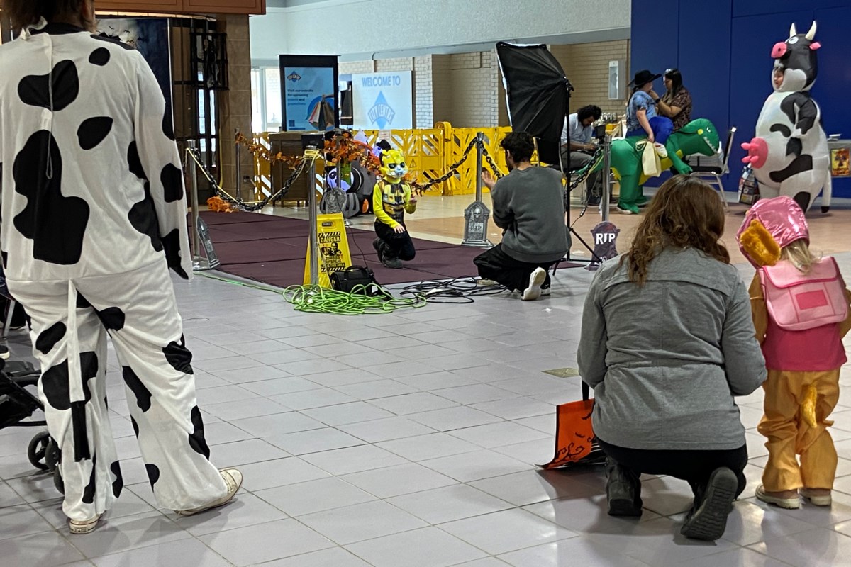 Mall of The Arts Lights Up Community with Thriving Halloween Fashion Show