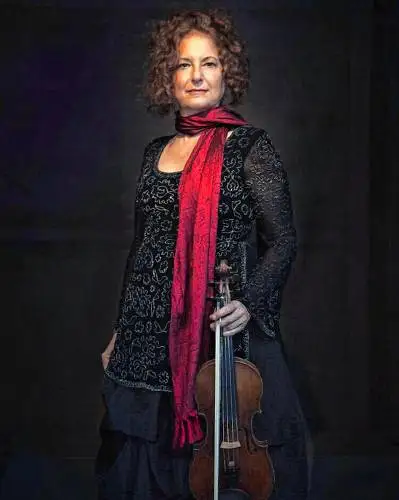 Grammy Award-winning musician Lisa Gutkin will lead a klezmer workshop and play a concert on Thursday, Nov. 14, at 5 p.m. and 7 p.m., respectively, at BOMBYX Center for Arts & Equity in Florence.