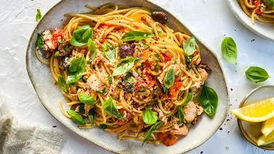 Tom Walton and the GI Foundation's Low GI Salmon Niçoise Spaghetti recipe