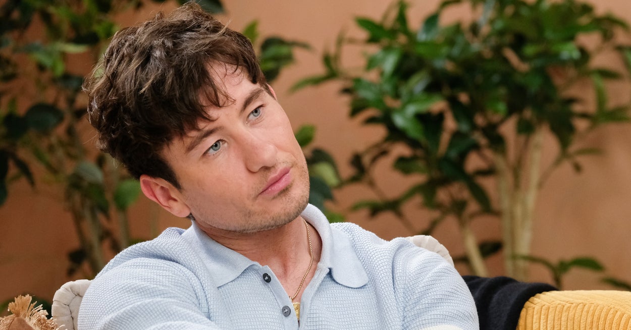 Barry Keoghan Emotionally Opened Up About His Difficult Childhood, And Said He’s Still Haunted By His Late Mom “Screaming Through The Letterbox” Begging For Money Amid Her Heroin Addiction