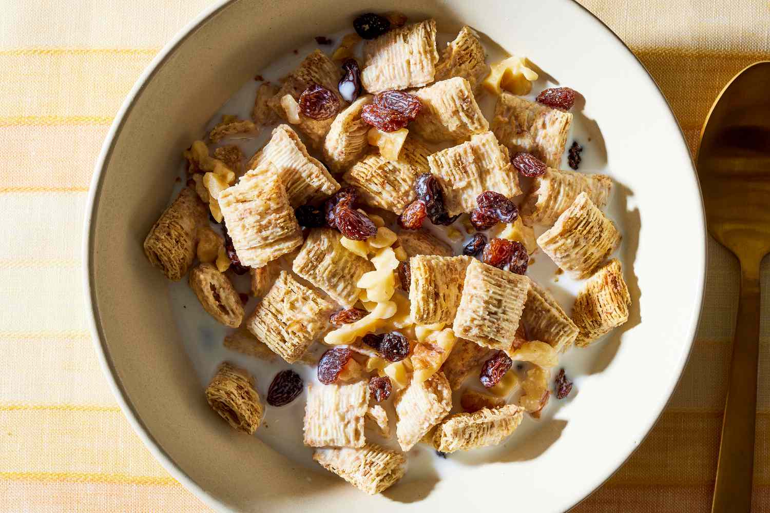 Shredded Wheat with Raisins & Walnuts Is the Easiest Breakfast Idea