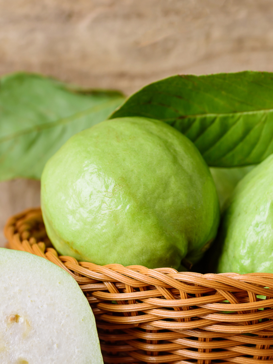 8 benefits of eating 1 Guava daily