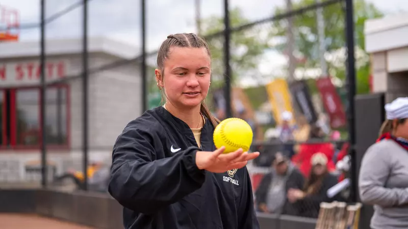 Softball Pitcher Mary Newton Finds Passion with Sports Nutrition at OU